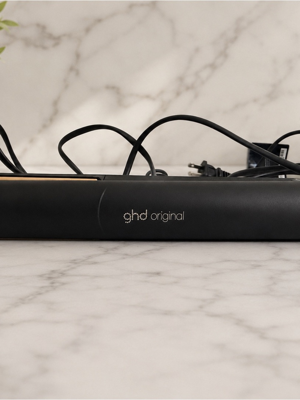 ghd original Black Flat Iron with Gold Styling Plates - Picture 3 of 8